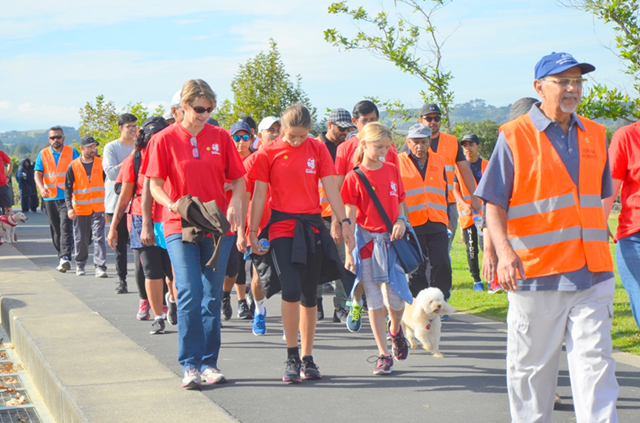 Ahmadiyya Muslim Community’s Walk for Humanity raises thousands for charity